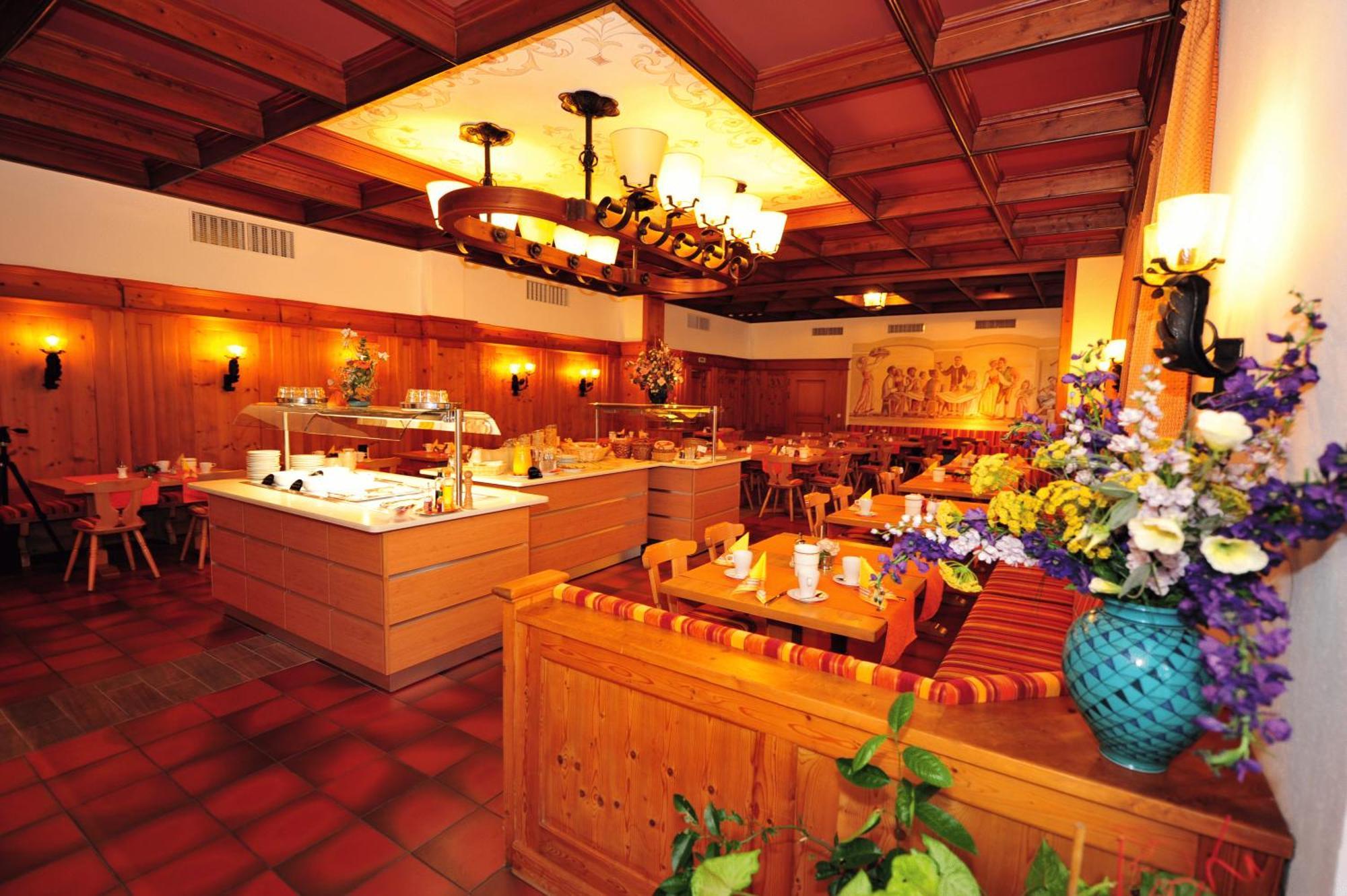 Hotel Weinbauer Швангау Экстерьер фото