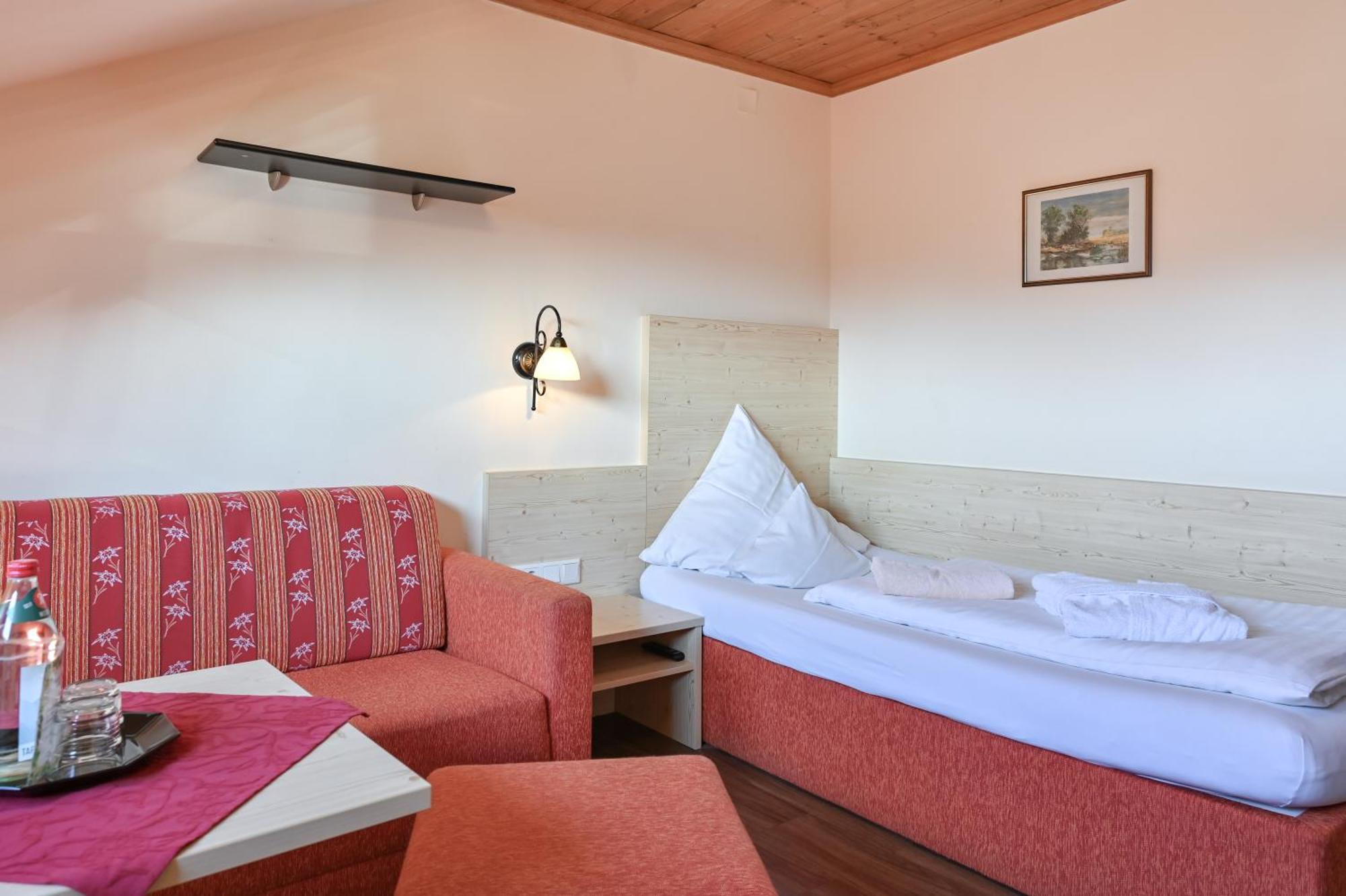 Hotel Weinbauer Швангау Экстерьер фото