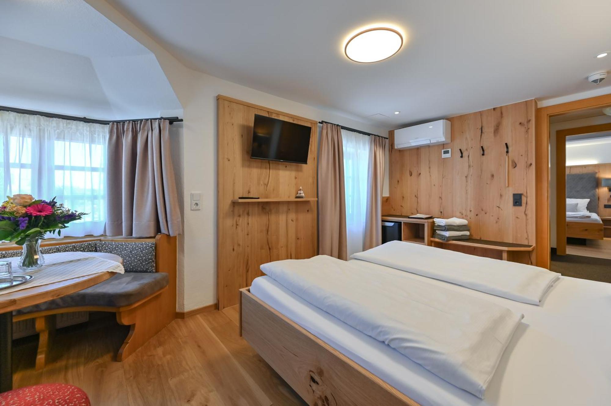 Hotel Weinbauer Швангау Экстерьер фото