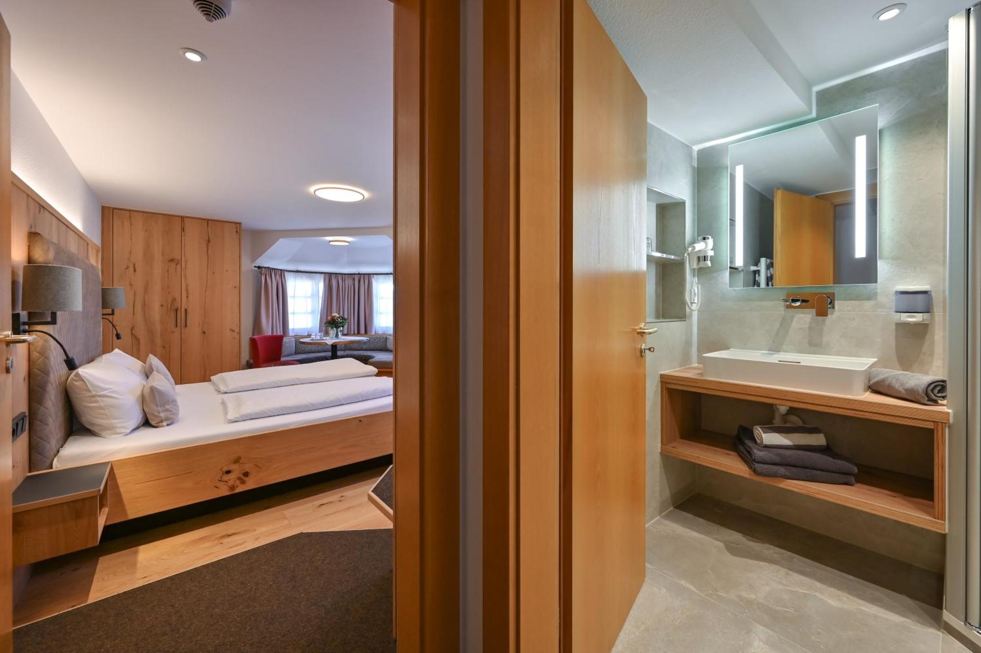 Hotel Weinbauer Швангау Экстерьер фото